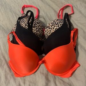 Victoria secret 3 bras